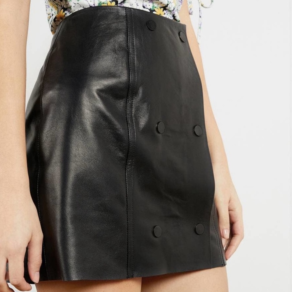 Ted Baker Britain Sctlnd Button 100% Ovine Leather Snap Mini Skirt Black 2 NWT